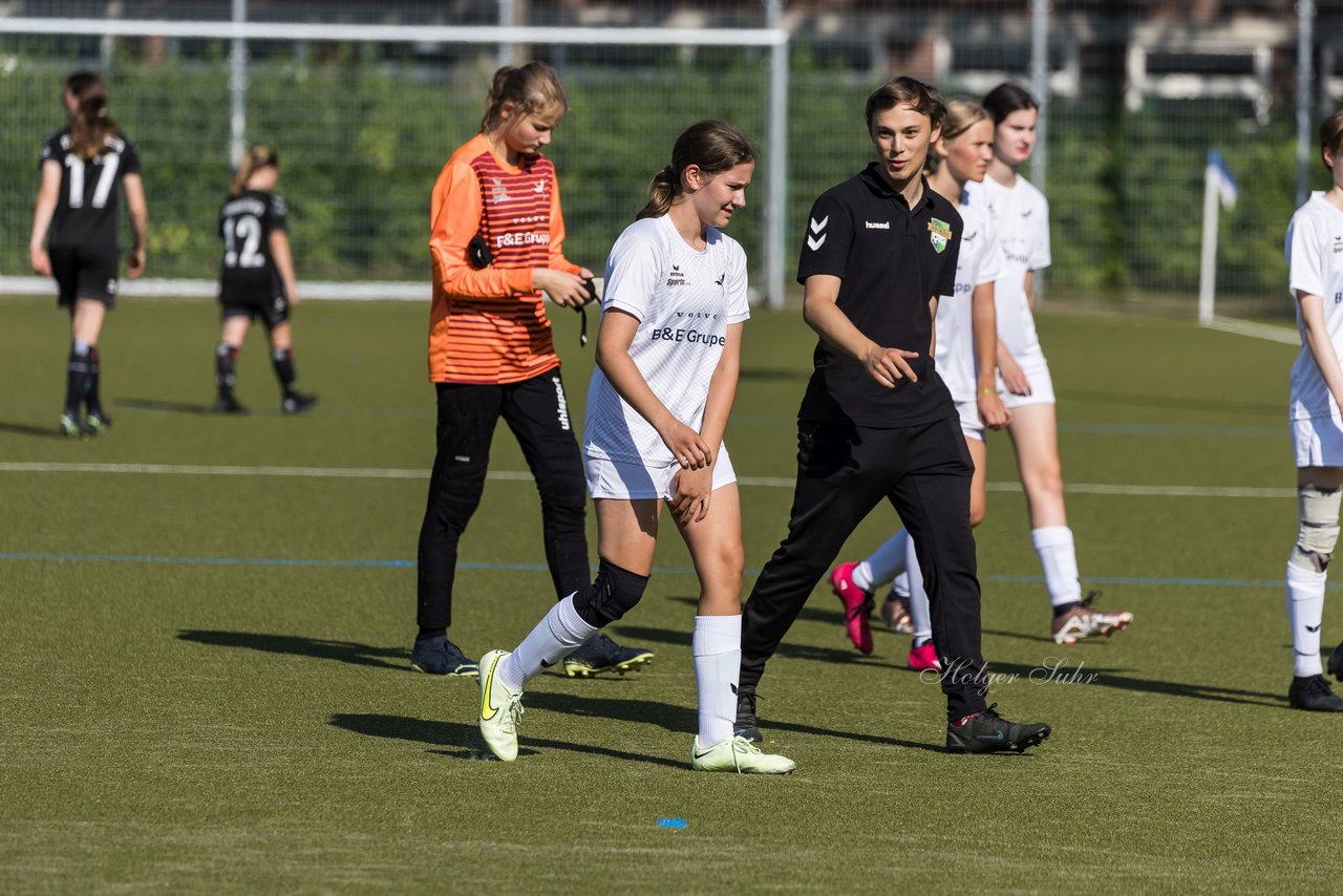 Bild 332 - wBJ Alstertal-Langenhorn - SV Henstedt-Ulzburg : Ergebnis: 4:1